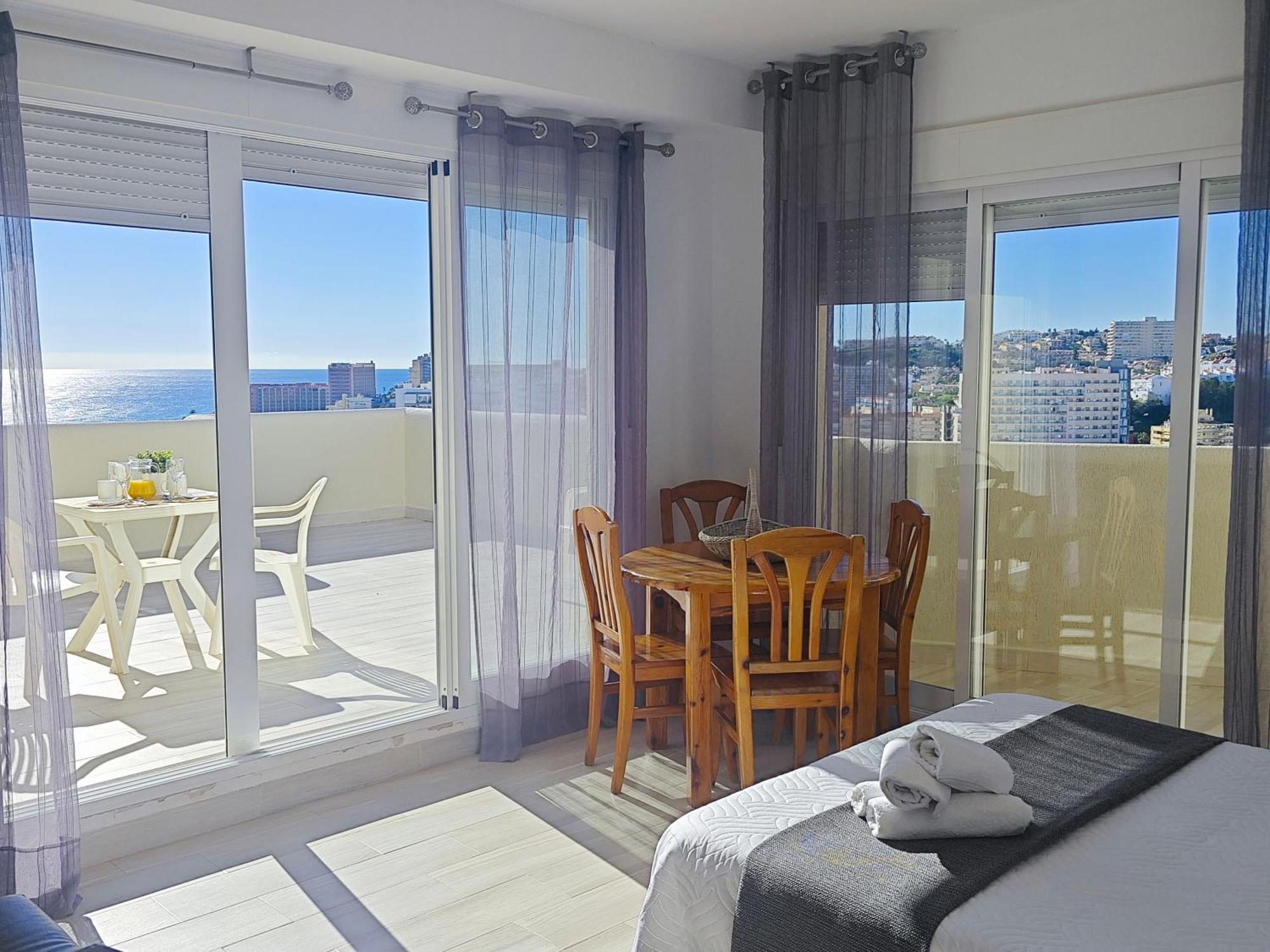 Benalbeach Holidays. Vistas Al Mar. Benalmádena Exterior foto