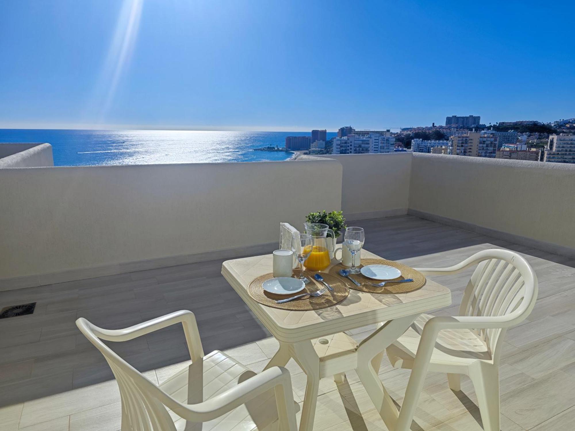 Benalbeach Holidays. Vistas Al Mar. Benalmádena Exterior foto